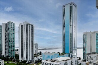 Building Photo - 333 NE 24th St