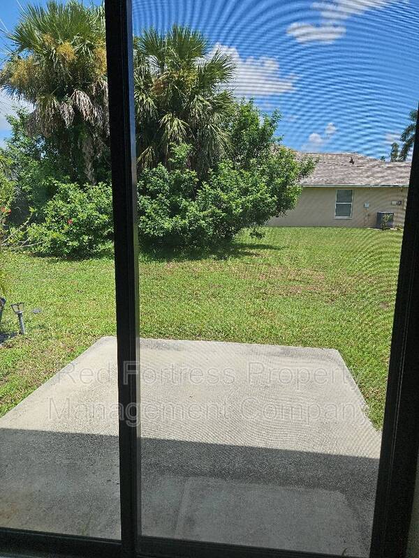 Foto del edificio - 717 Nicholas Pkwy W