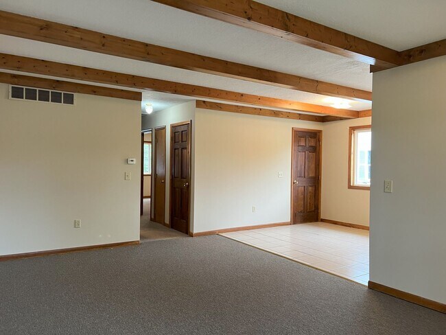 Building Photo - Turner Duplex