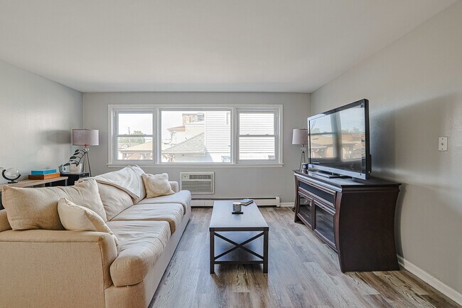 Foto del edificio - 2222 N Harlem Ave