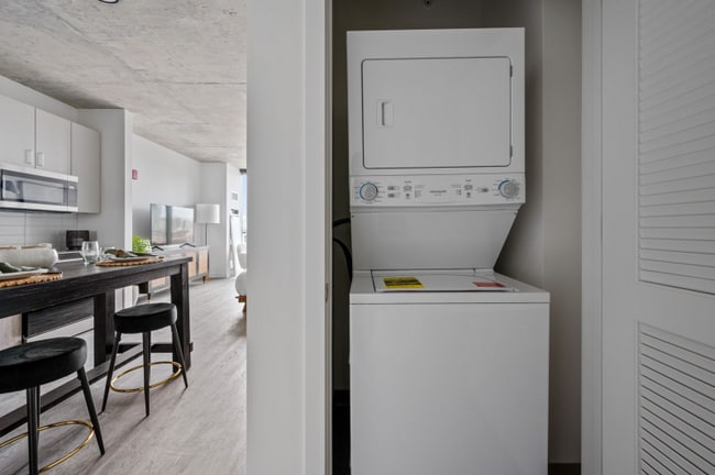 Building Photo - 819 N Cleveland Ave