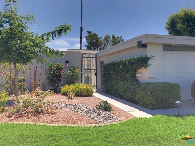 Primary Photo - 1004 St Lucia Cir