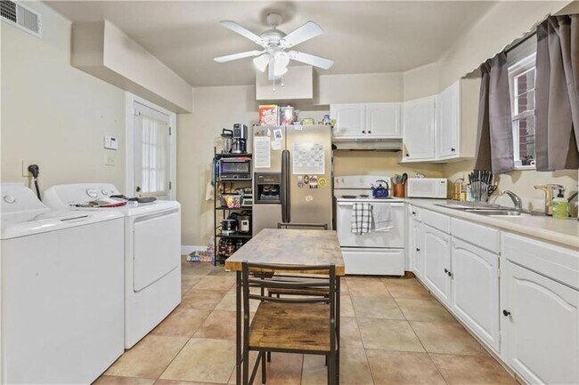 Foto del edificio - 508 N Labarre Rd