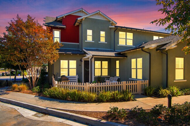 Building Photo - 83 Promesa Ave