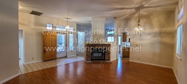 Building Photo - Woodcreek, West Roseville Single Story, , 4 Bed 2 Bath Large yard with Covered Patio and Shed wit...