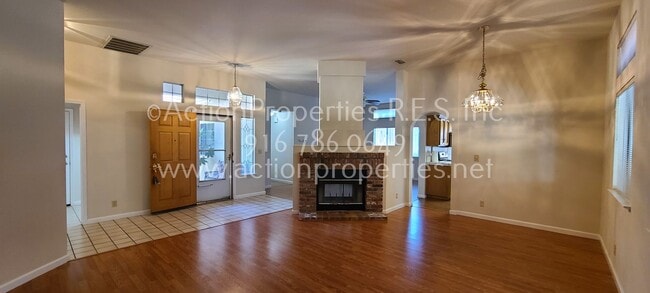 Foto del edificio - Woodcreek, West Roseville Single Story, , 4 Bed 2 Bath Large yard with Covered Patio and Shed wit...