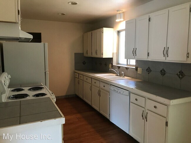 Building Photo - 4 br, 2 bath House - 1300 Ponderosa Drive