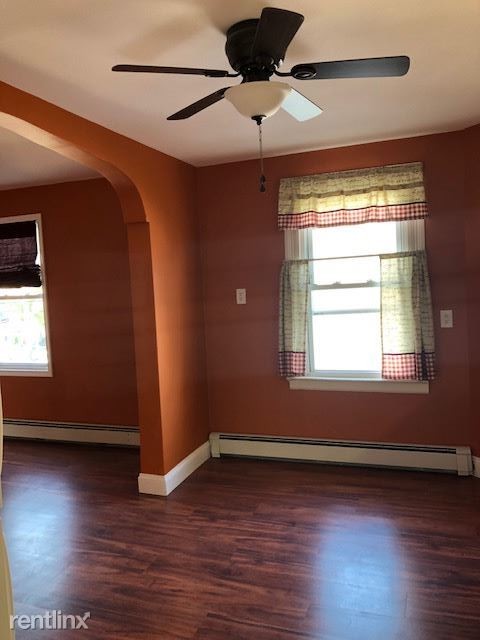 Building Photo - 2 br, 1 bath Apartment - 7426 Amboy Rd