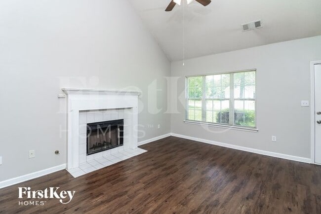 Building Photo - 3901 Doe Run Dr