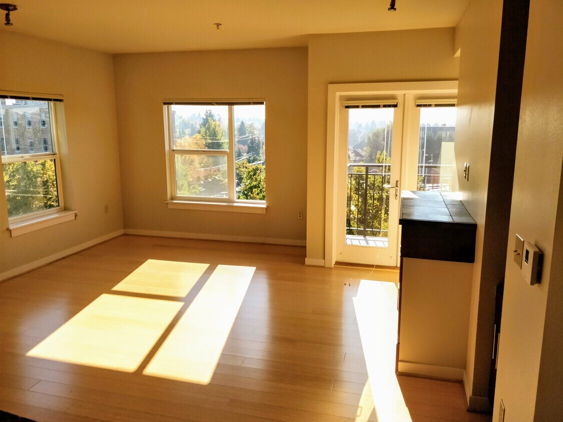 Foto principal - 1026 NE 65th St