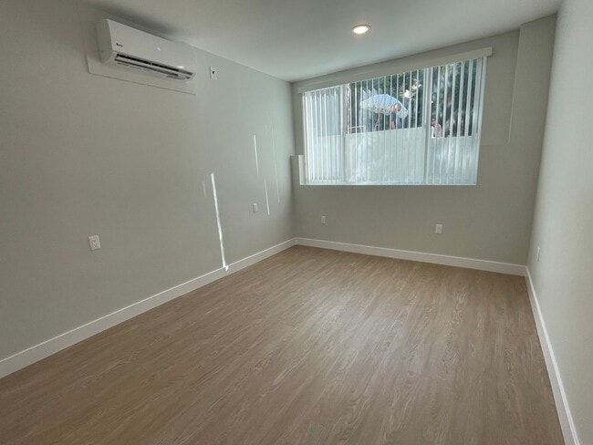 Interior Photo - 7057 Lanewood Ave
