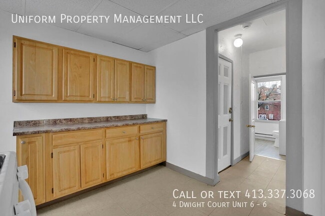 Foto del edificio - 4 Dwight Ct