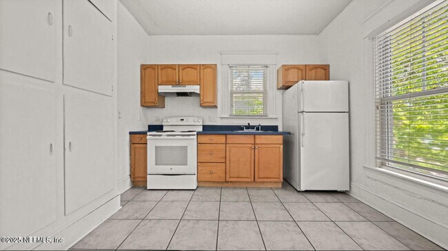 Foto del edificio - 226 W 9th St