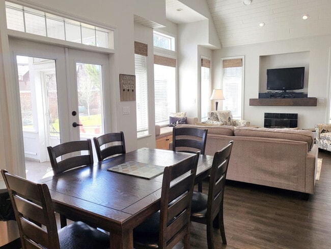 Building Photo - 2501 Radio Tower Rd