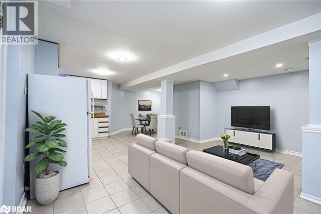 Building Photo - 66 Carley Crescent