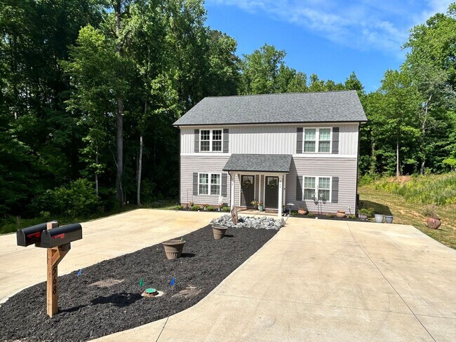 Foto del edificio - Beautiful 3 Bedroom 2.5 Bath Duplex Home i...
