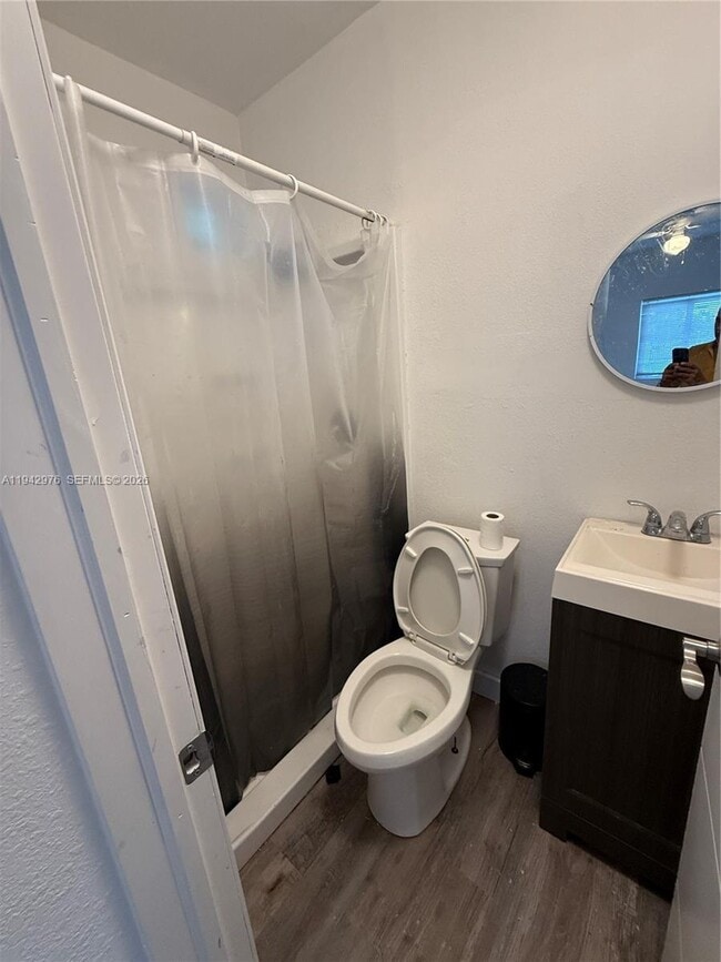 Foto del edificio - 406 Foster Rd