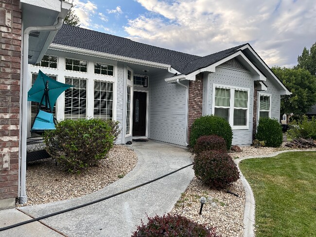 Foto del edificio - 5313 N Ice Springs Way