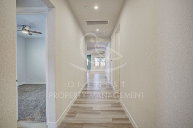 Building Photo - Fabulous floorplan; 3 bdrm 3 bthm + bonus ...