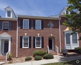 Building Photo - 204 Brookgreen Dr