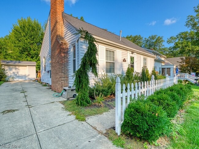 Building Photo - 352 Glen Park Dr
