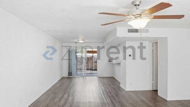 Foto del edificio - 5188 E Ashlan Ave