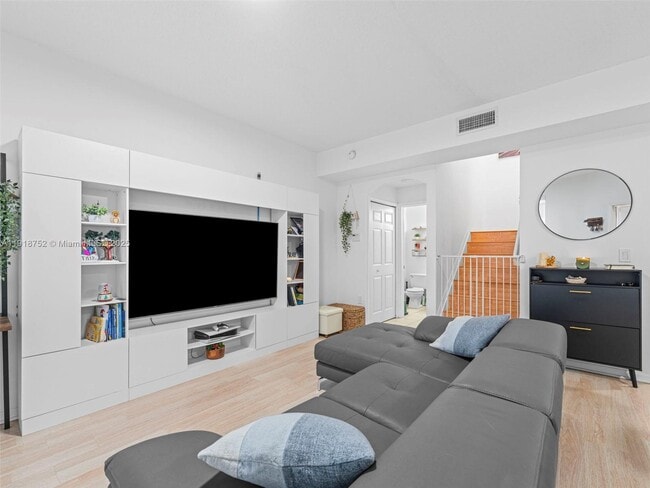 Foto del edificio - 11411 NW 60th St