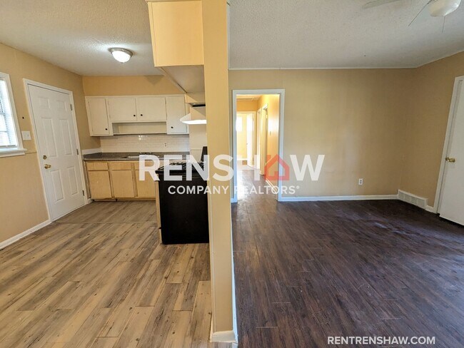 Building Photo - Upgraded North MEmphis property - Near Ove...