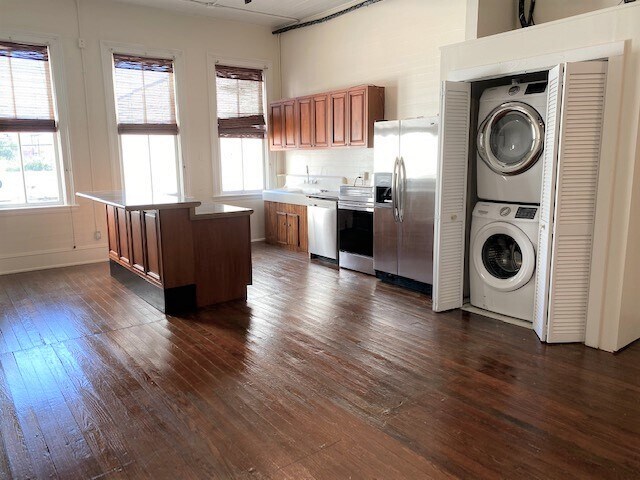 Kitchen/Living - 2215 Post Office St