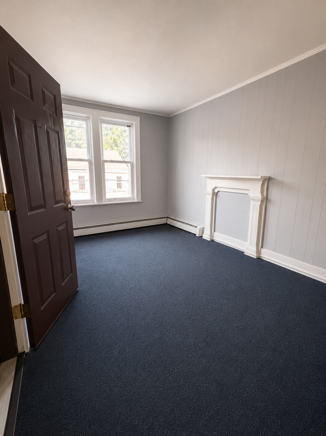Building Photo - 506 3rd St