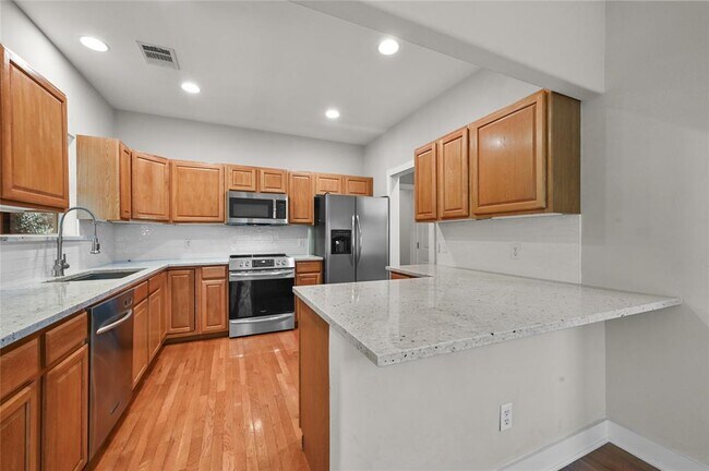 Foto del edificio - 1502 Medio Calle