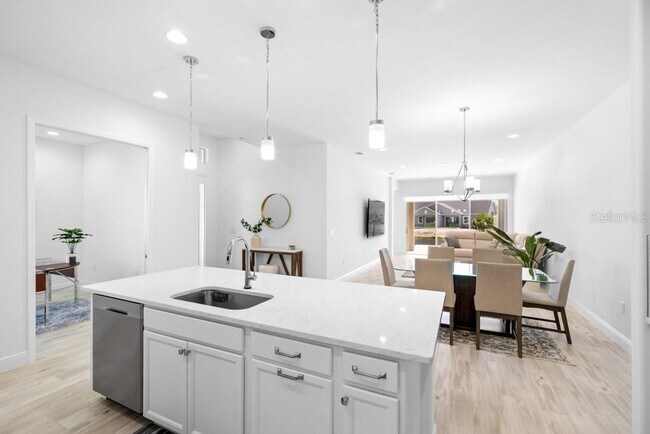 Foto del edificio - 8118 Tethys Ct