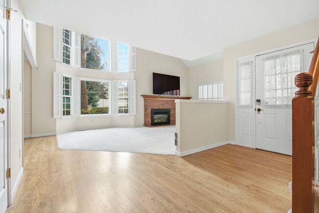 Building Photo - 6170 E Briarwood Cir