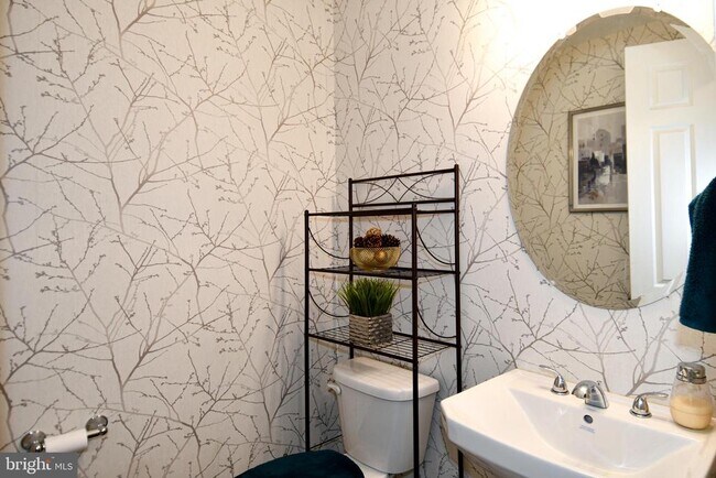 Foto del edificio - 7706 Colburn Dr