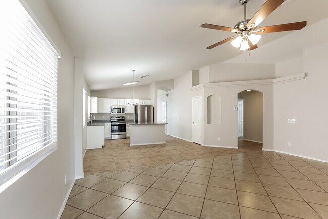 Building Photo - 4314 N 124th Ave