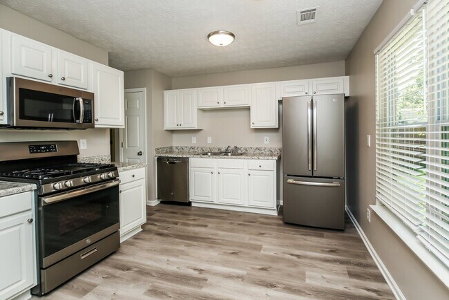 Foto del edificio - 54 Virginia Heights Dr