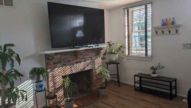 Foto del edificio - 805 S Hanover St