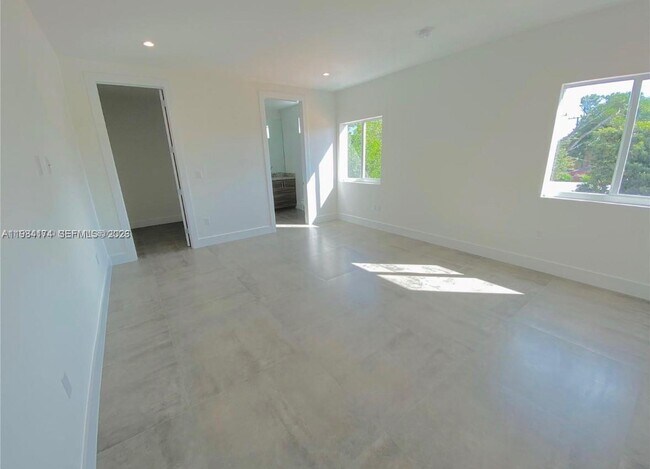 Foto del edificio - 3653 SW 25th St