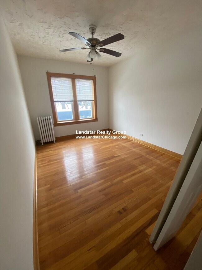Foto del edificio - 4448 N Western Ave