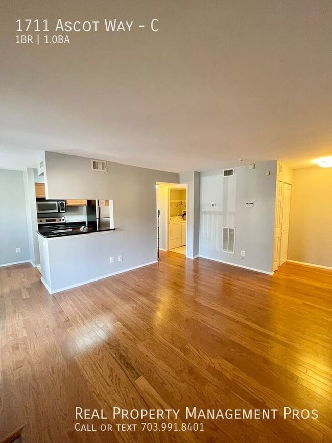 Building Photo - Beautifully Updated Condo For Rent In The ...