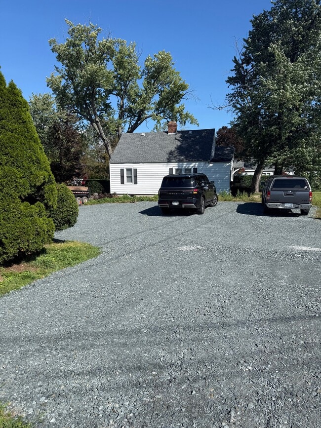 Building Photo - 441 Troy-Schenectady Rd