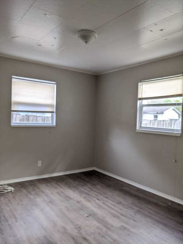Foto del edificio - 4044 44th Ave N