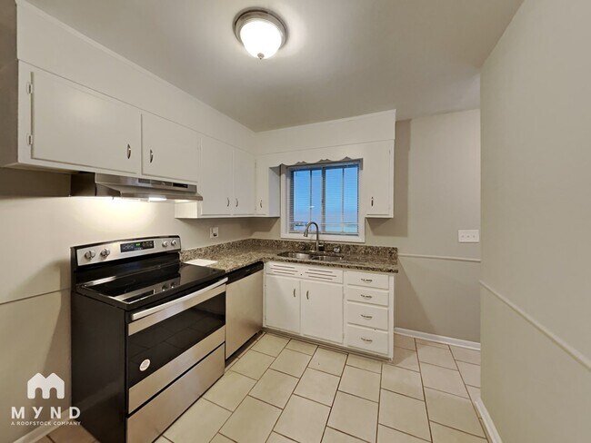 Foto del edificio - 452 Burgundy Rd