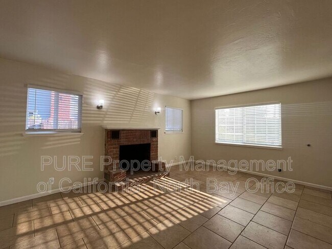 Foto del edificio - 1293 Clover Dr