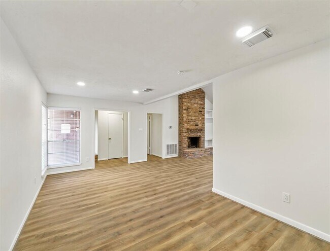 Foto del edificio - 12931 Westella Dr