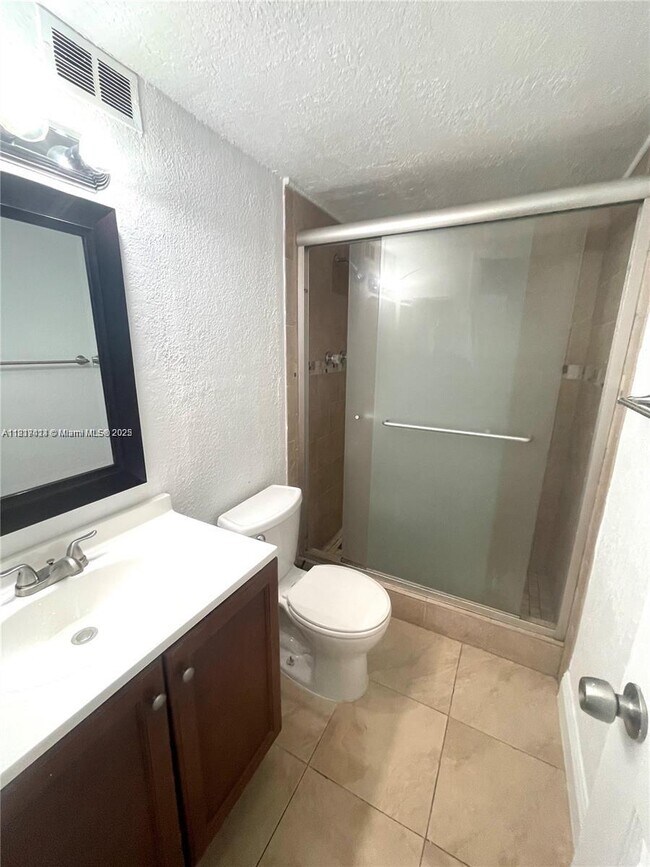 Foto del edificio - 1251 NE 108th St
