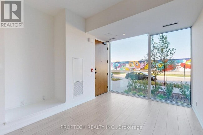 Building Photo - 7 Buttermill Ave.