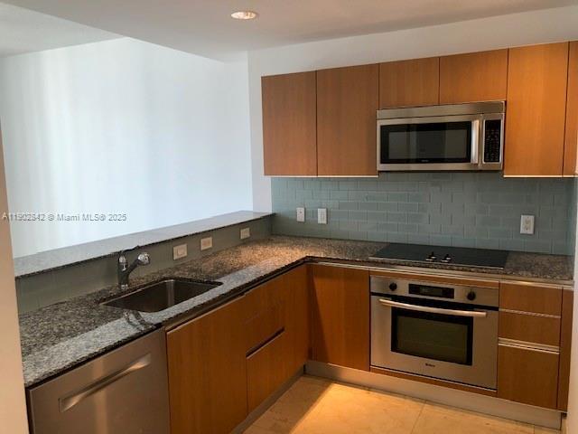 Building Photo - 1050 Brickell Ave