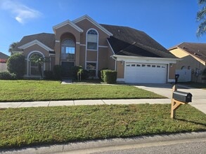 Building Photo - 2824 Rolling Broak Dr