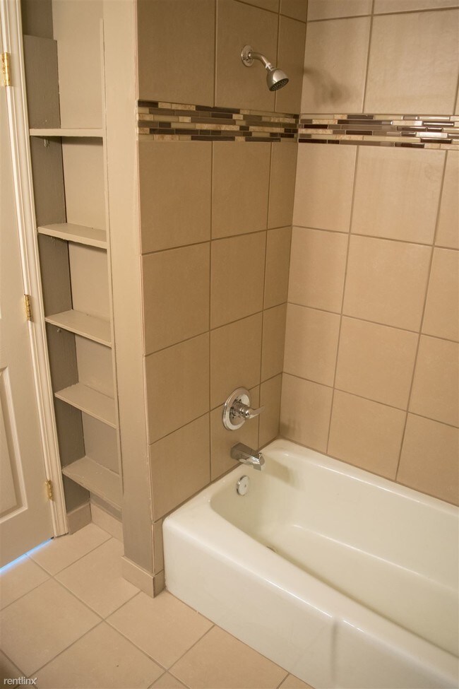 Building Photo - 2 br, 1 bath  - Appleton Ridge
